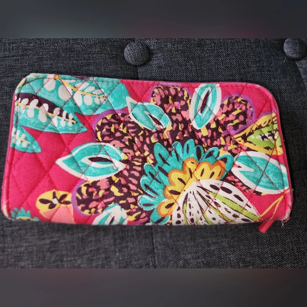 Preowned Vera Bradley‎ Georgia RFID wallet